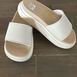 Reef Women's Cushion Boni Bay Flip Flop Sandal